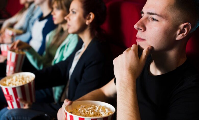 Proč lidé často usínají v kině při sledování filmu?